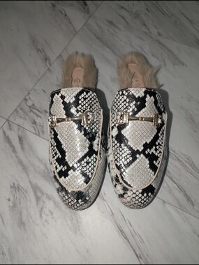 Woven Snake-Print Fur-Trim Slip-On Loafers - Black & Cream